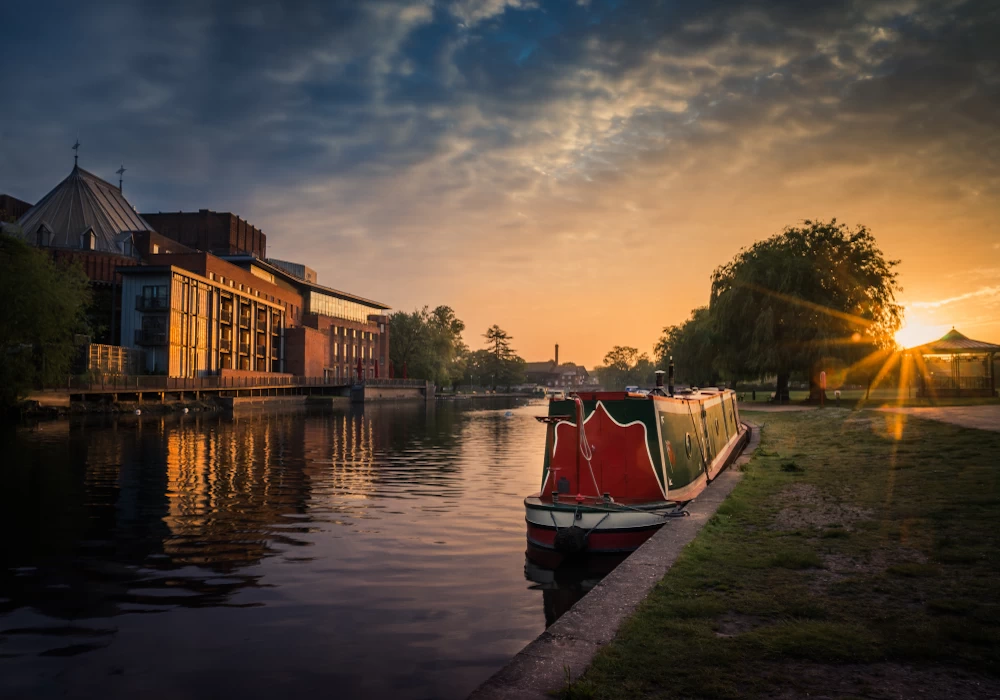A Short Guide to Narrowboat Insurance